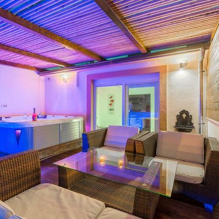Alena Luxury Apartment With Jacuzzi سبليت المظهر الخارجي الصورة