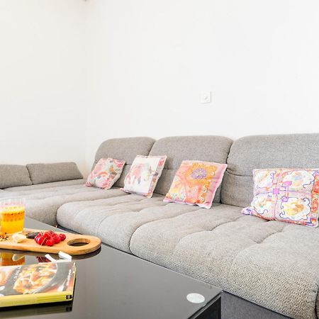 Alena Luxury Apartment With Jacuzzi سبليت المظهر الخارجي الصورة