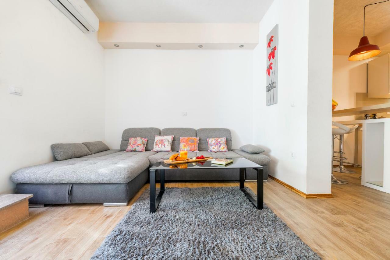 Alena Luxury Apartment With Jacuzzi سبليت المظهر الخارجي الصورة
