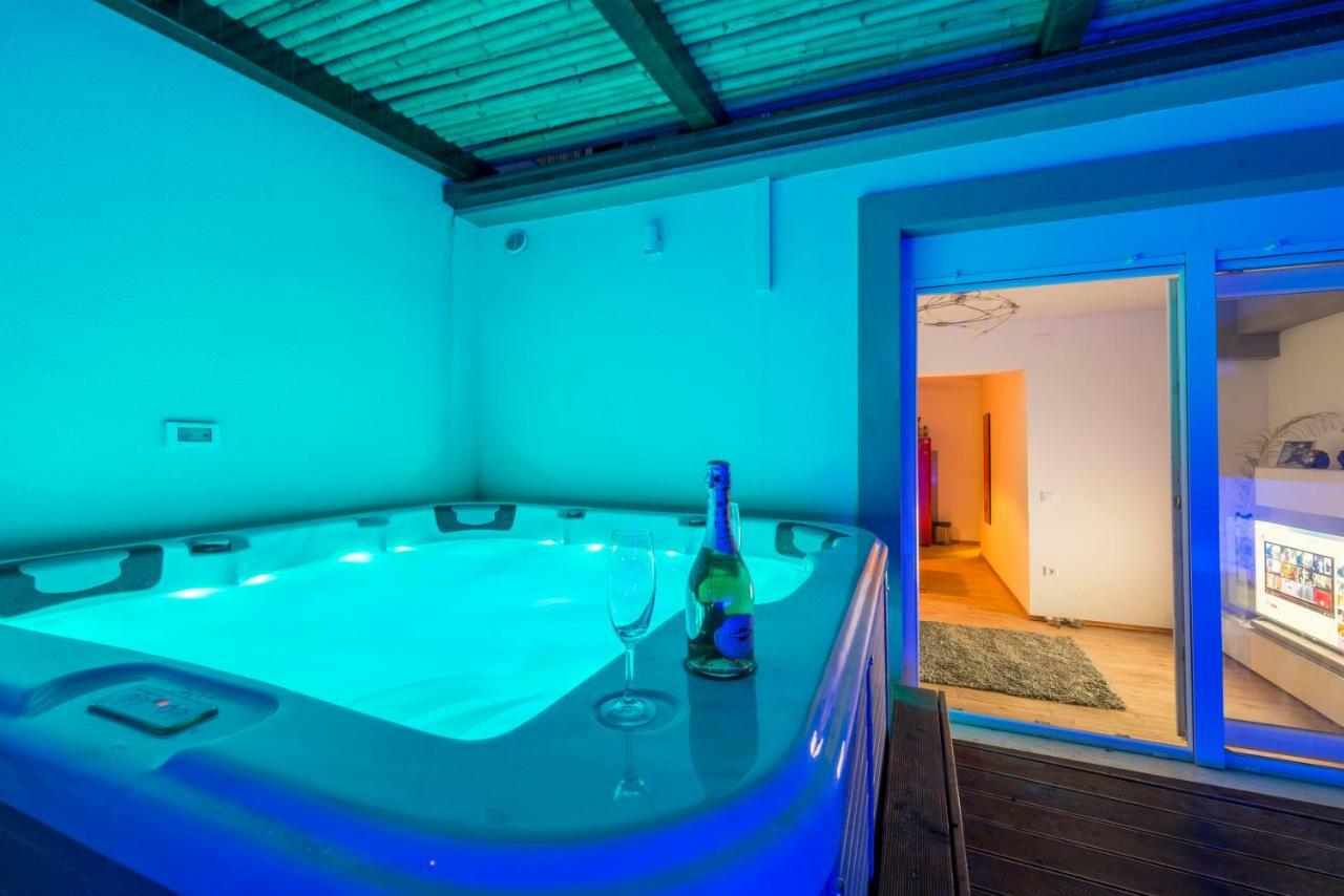 Alena Luxury Apartment With Jacuzzi سبليت المظهر الخارجي الصورة
